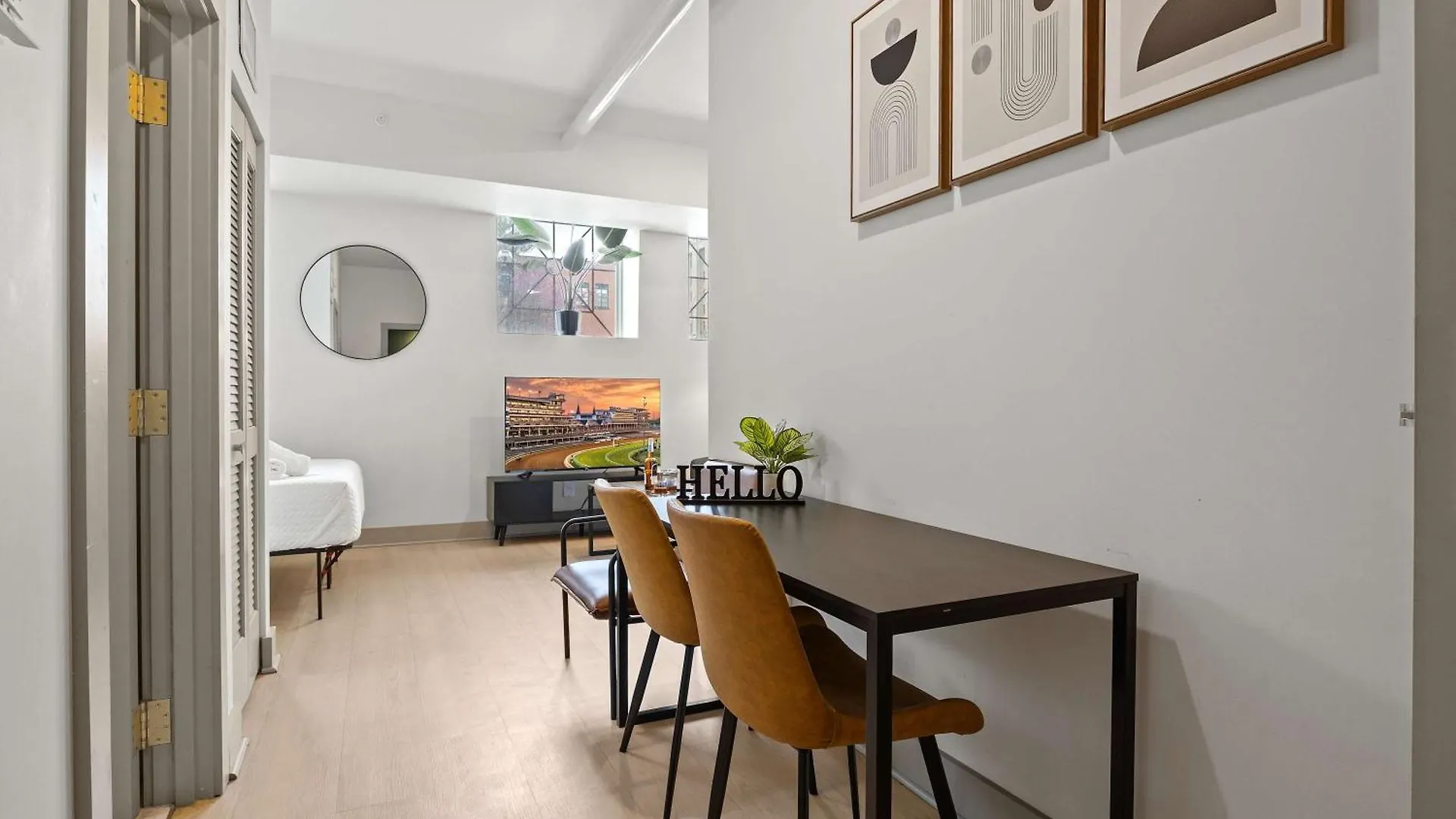 Апартаменты Bright And Modern Studio In Louisville # 108
