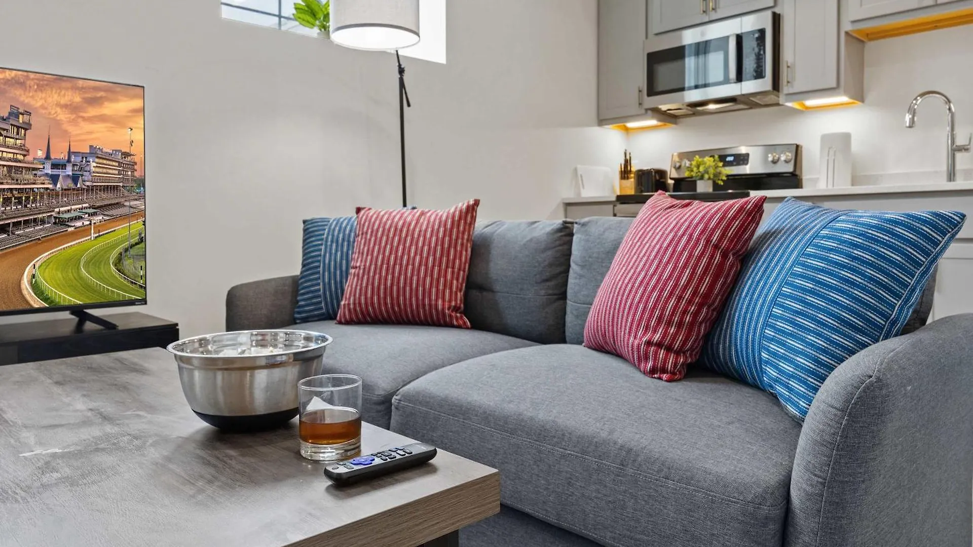 Апартаменты Bright And Modern Studio In Louisville # 108